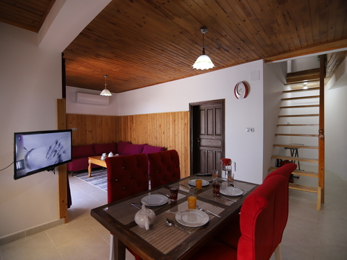  gece  -  Kasım
  | Kalkan Ordu'da Romantik Tatil: Jakuzili ve Özel Havuzlu Villa